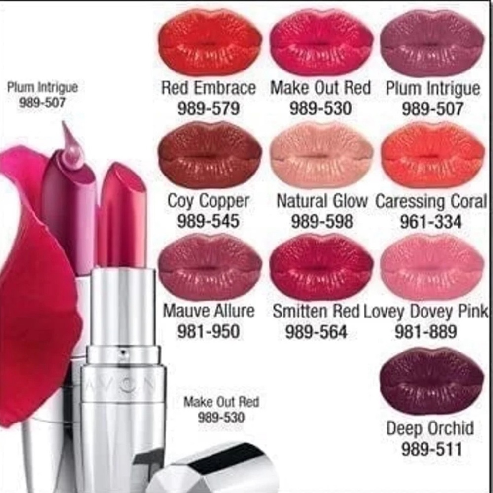 NWT TOTALLY KISSABLE LIPSTICK IN COY COPPER